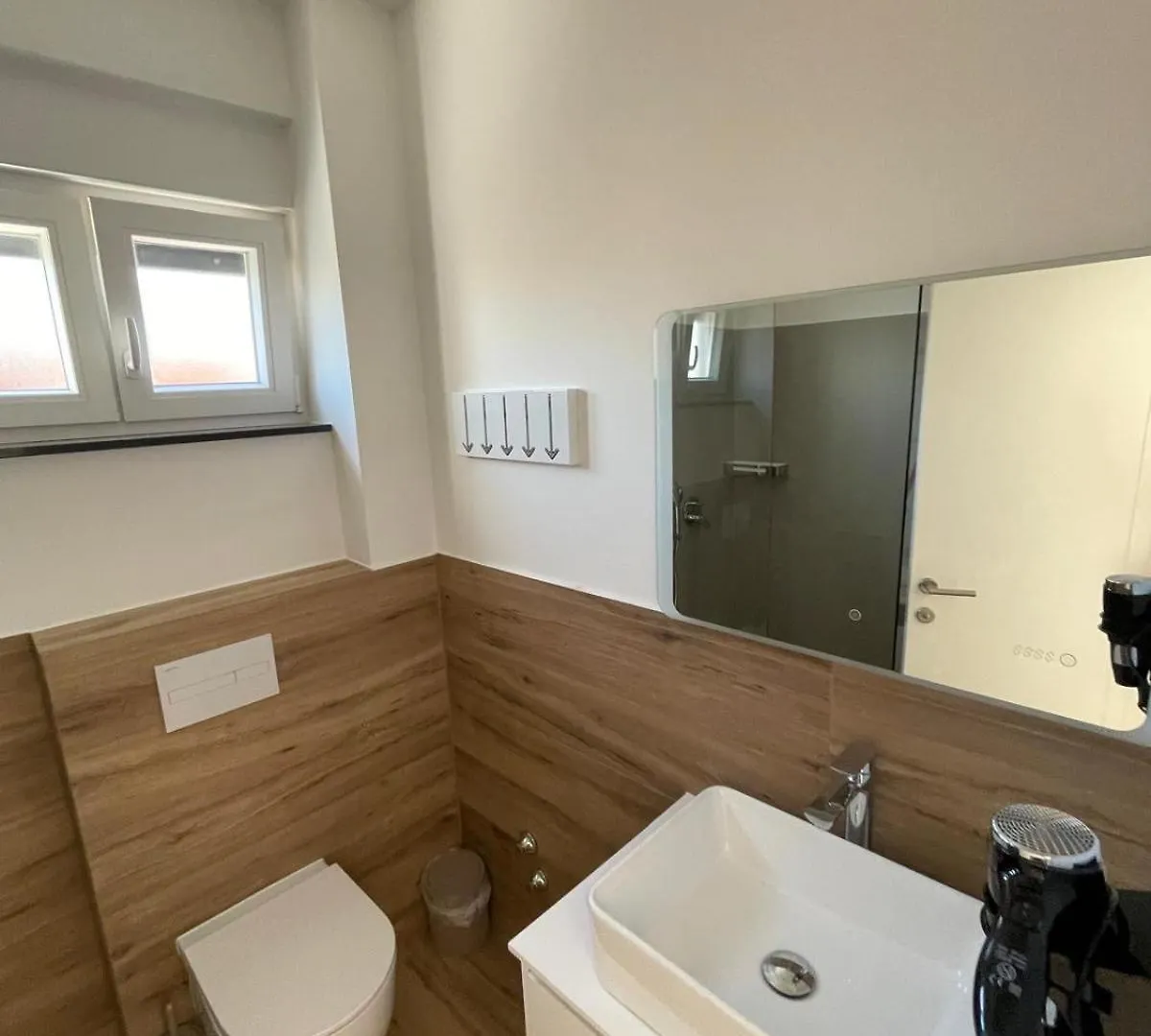 Aquavista 2 Apartment Nin 0*,