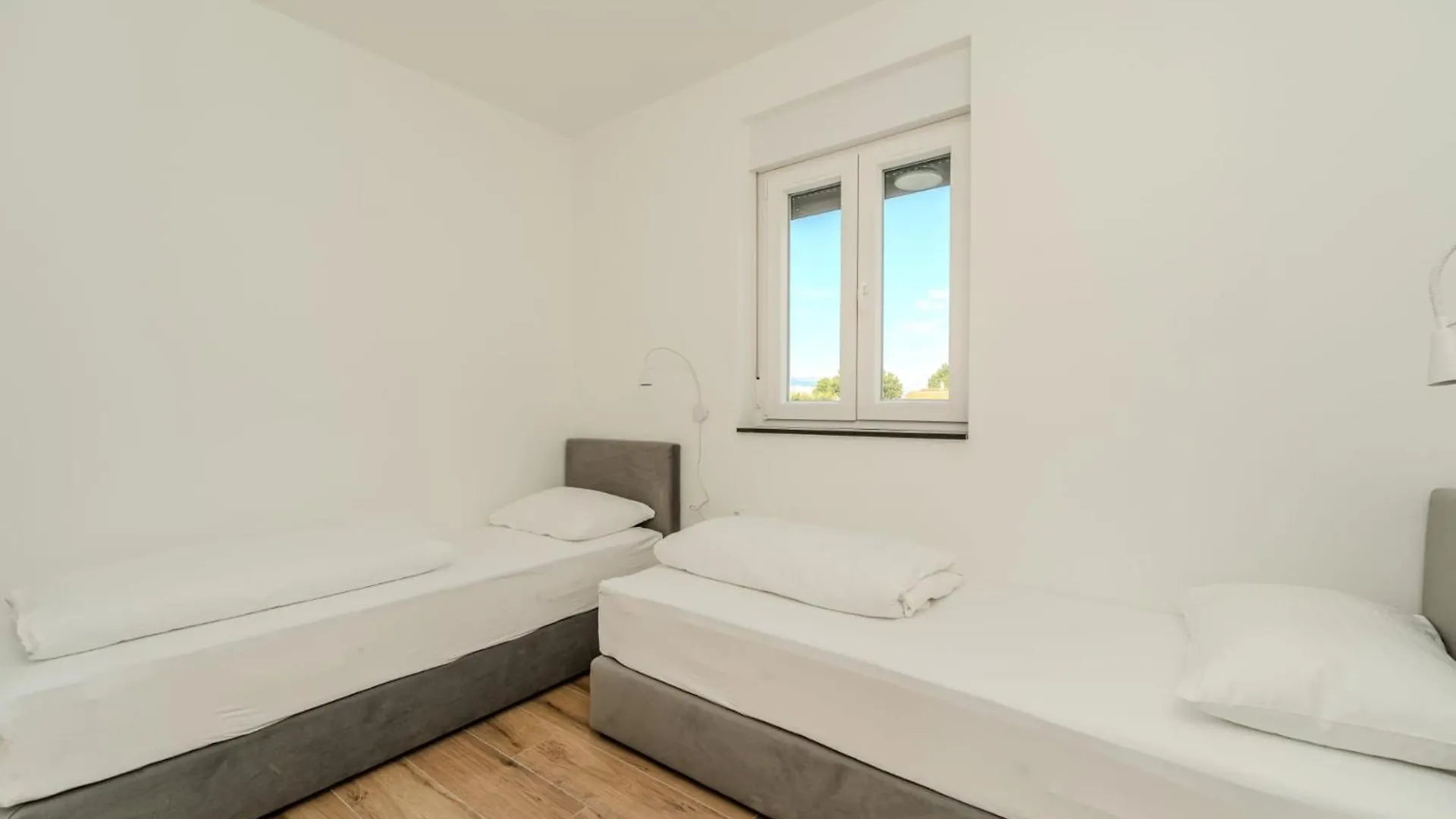 Aquavista 2 Apartment Nin 0*,  Croatia