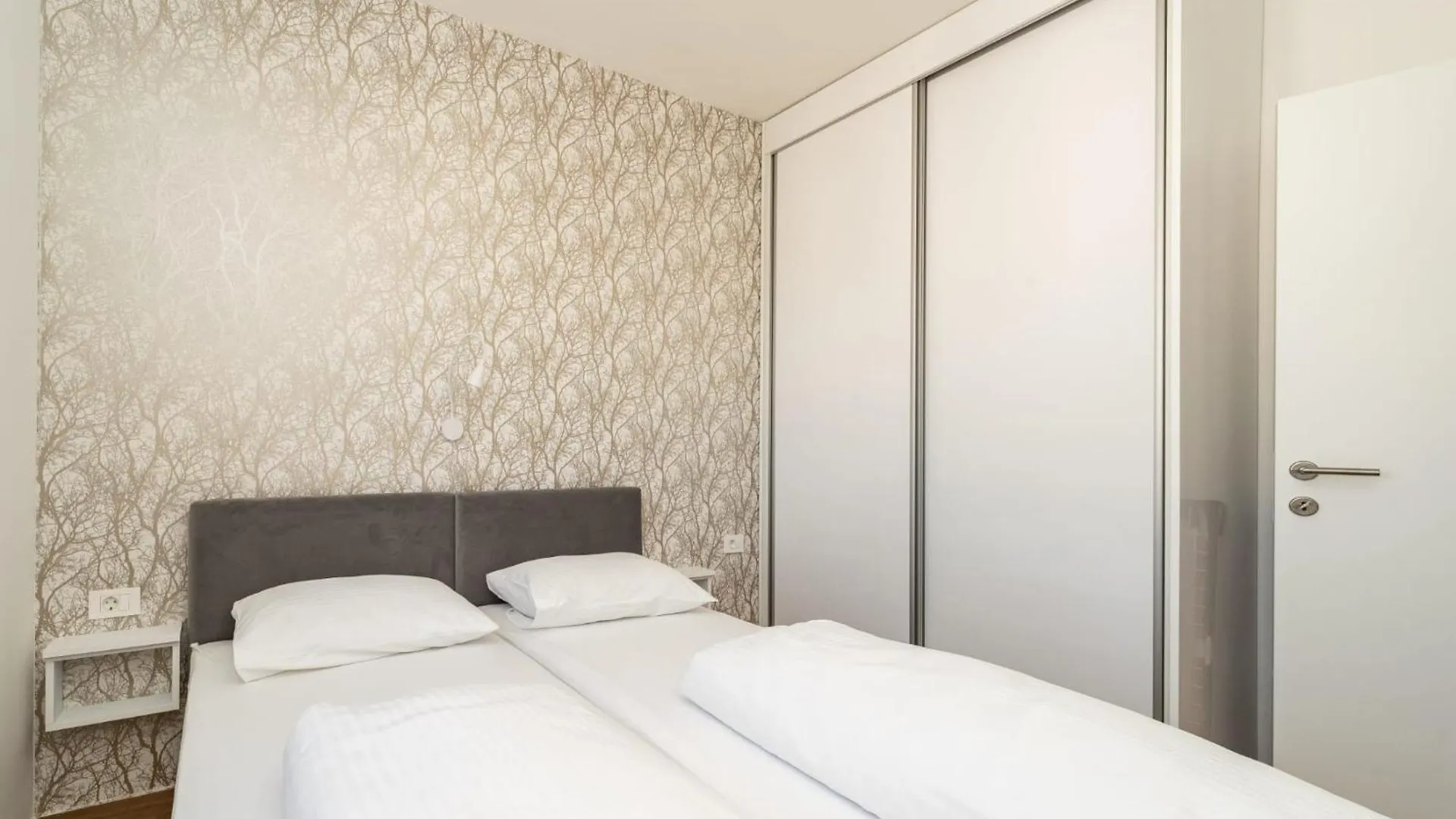 Aquavista 2 Apartment Nin Croatia